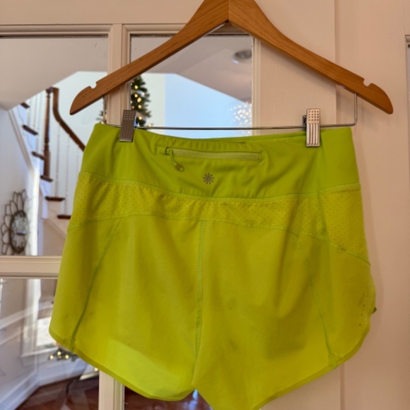Athleta Run With It 3.5” Short, SIZE X SMALL (XS), NEON YELLOW/GREEN - Picture 3 of 3